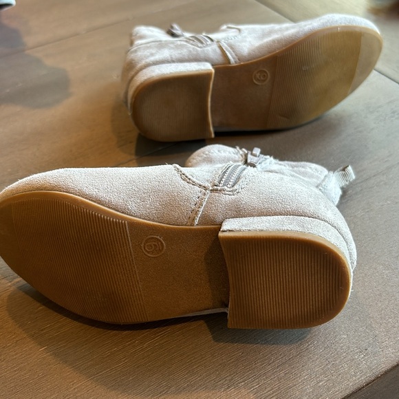Toddler girl booties in suede gray, size 9 - Picture 4 of 4